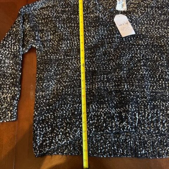 Sadie & Sage Womens Black & White Acrylic Sweater V neck size small - Picture 5 of 8